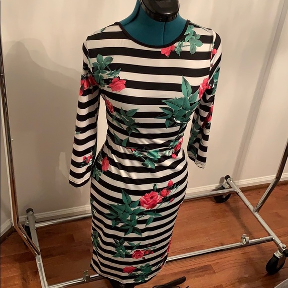 dress - Picture 1 of 2